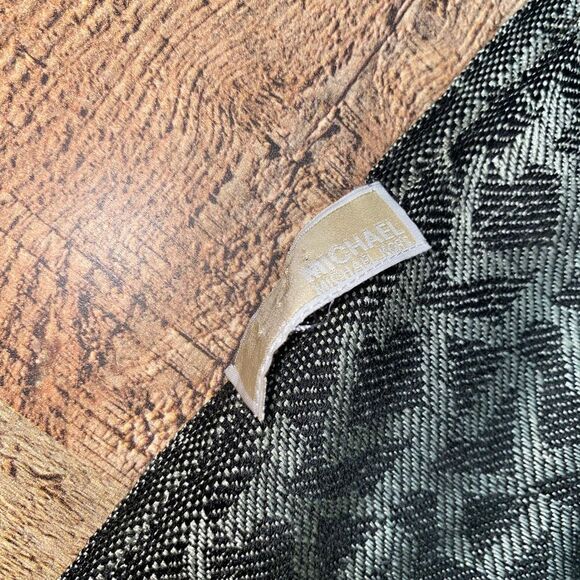 Michael Kors scarf raw hem - Picture 9 of 12